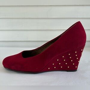 AEROSOLES Burgundy Wedges with Gold Accents Sz 10